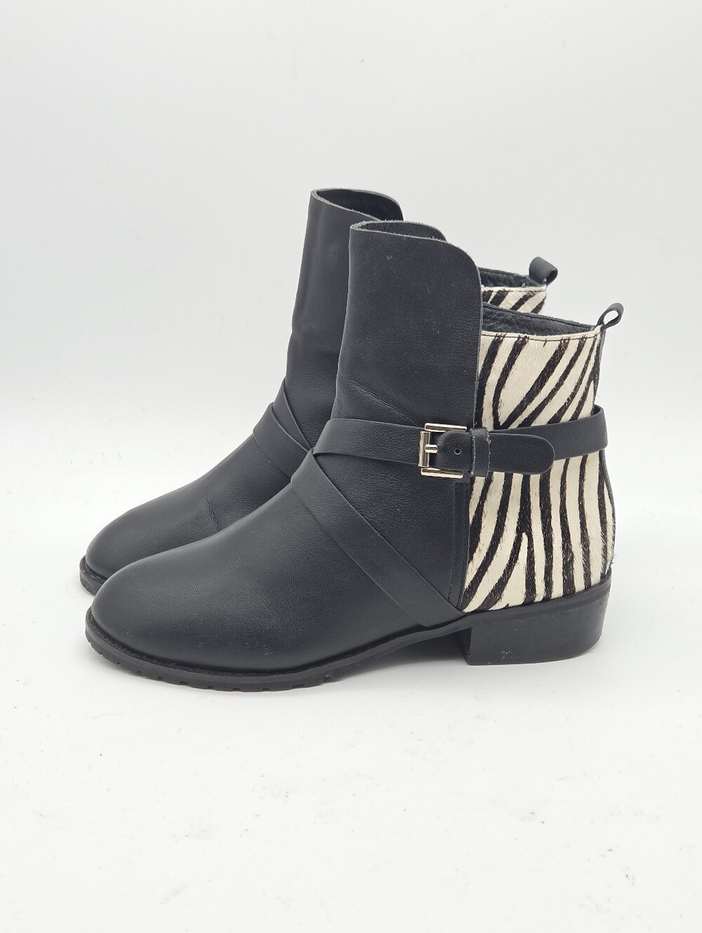 Cecelia x Anthropologie Black Leather Animal Print Fur Boots Size 6